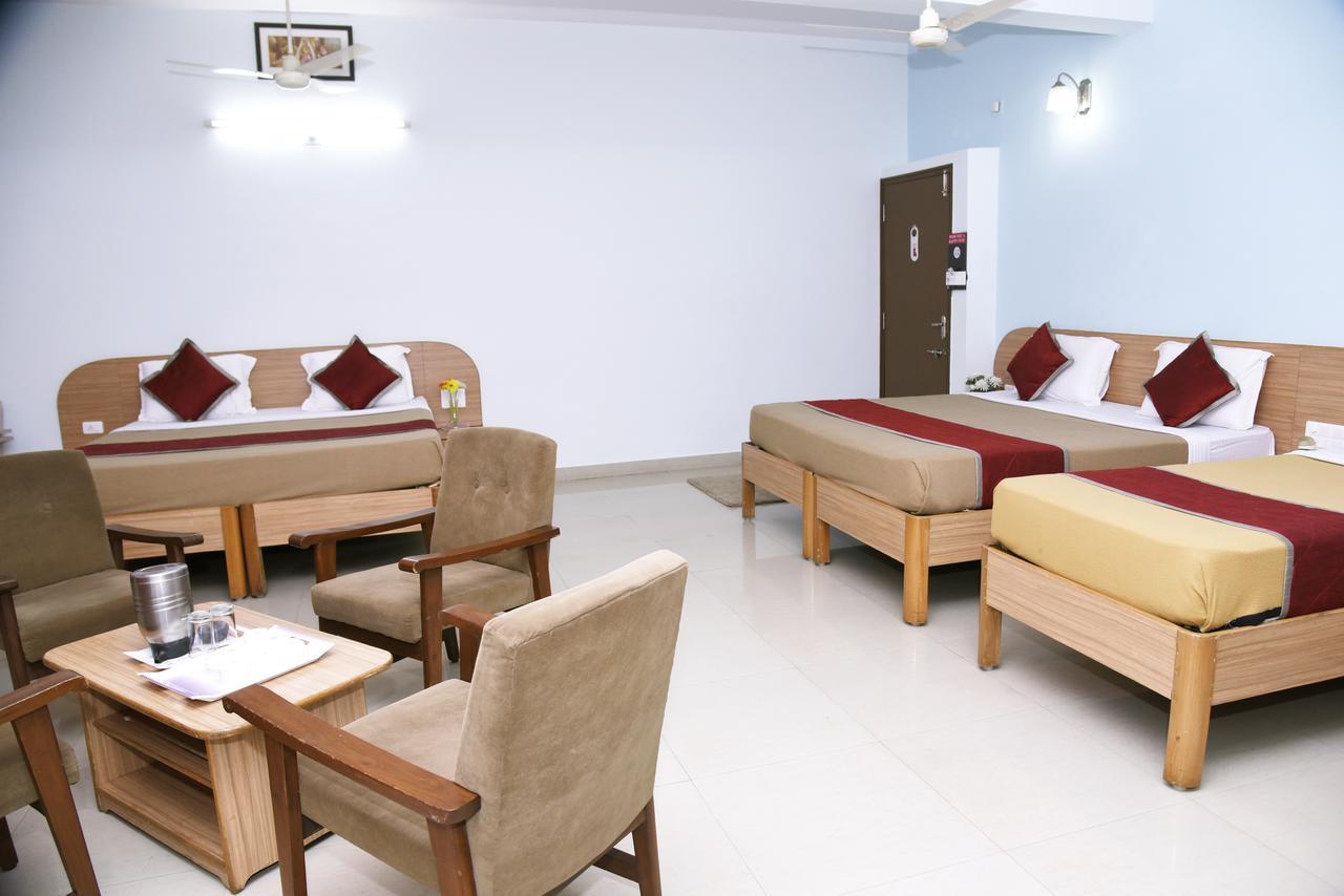 Slr Residency Hotel Subrahmanya Exterior photo
